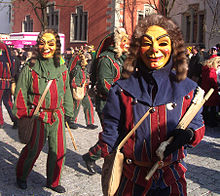 220px-Ravensburg_Fasnet_Papierkrattler_2005